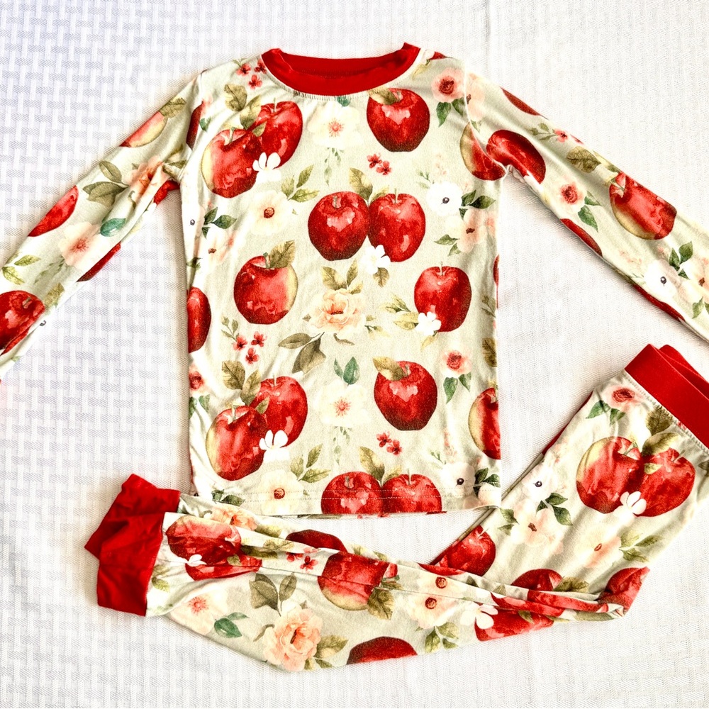 Showstoppers 2T Bamboo Pajama Set Apple Print‎ Red Cuff Long Sleeve